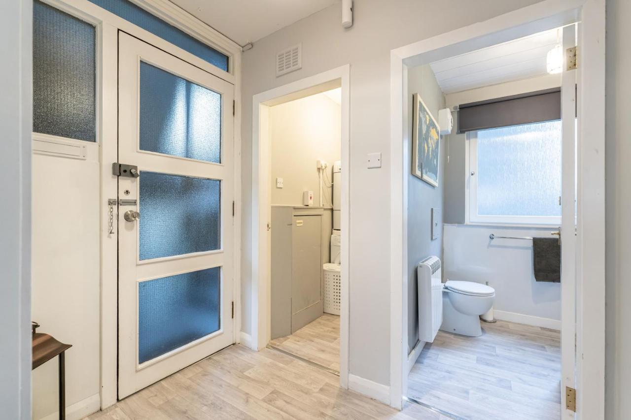 Ground-Fl Two Bedroom Apartment In Bridge Of Allan Exterior foto